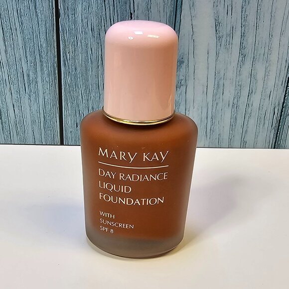 Mary Kay Day Radiance‎ Liquid Foundation - Rich Bronze  #5736 - NIB Old Stock - Picture 2 of 8